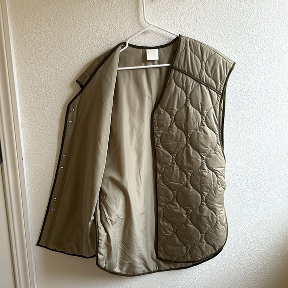 H&M water-repellent vest, khaki. One size - Picture 5 of 9
